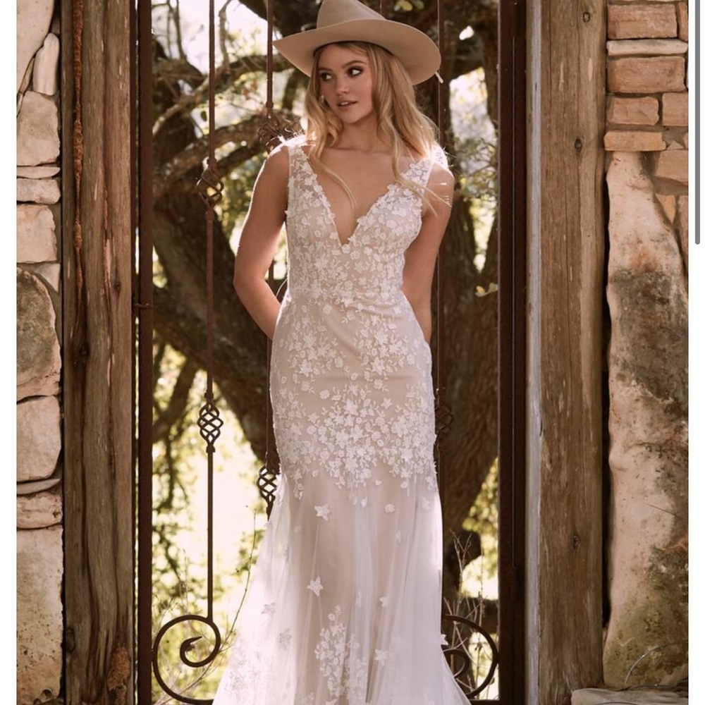 Willowby by Watters Lace Bridal Gown - MAKE OFFERS!! BRAND NEW!!